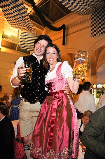 "Ozapft is'" - sehen Sie hier die Bilder der Wiesn-Halbzeitsause im Franziskaner...