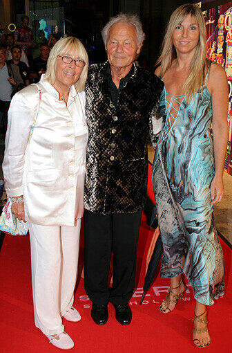 . . . oder bei der Metropolis Fashion Night im Münchner Justizpalast mit seiner Frau Mandy und seiner Tochter Tanja.
