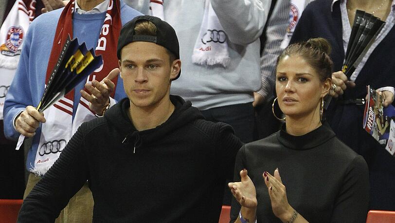 Joshua Kimmich liebt Jura-Studentin Lina. Joshua Kimmich liebt Jura-Studentin Lina.