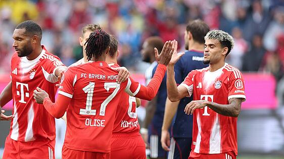 Top-Duo des FC Bayern in der Offensive: Luis Díaz (r.) und Doppeltorschütze Michael Olise.