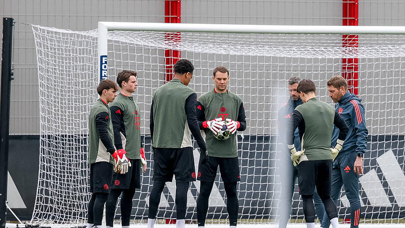 Obwohl er am Dienstag auf dem Platz stand: Manuel Neuer f&uuml;hlt sich zwar schon besser, wird aber gegen Bergamo noch nicht im Kader stehen.