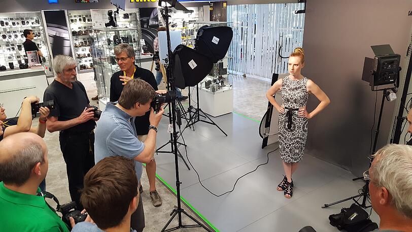 Alles eine Frage der Technik: Beim Sauter Foto-Tag dreht sich für Hobbyfotografen alles um den richtigen Einsatz der Kamera. Ausgewählte Bewerberinnen des AZ-Modelcontests stehen als Motive vor der Linse. Dass es auch hierbei auf die richtige Technik ankommt, beweist Kandidatin Angelina (23).
