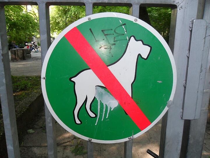 Zamperl müssen leider draußen bleiben.
