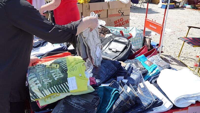 Von Ramsch bis Kult: Der Flohmarkt auf der Theresienwiese bietet für Jäger und Sammler eine große Auswahl.