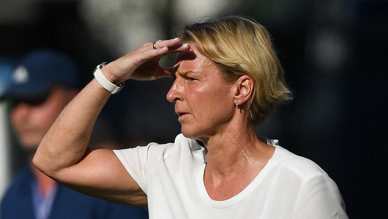 Nach dem Aus im WM-Viertelfinale schaut Bundestrainerin Martina Voss-Tecklenburg schon wieder nach vorn. Nach dem Aus im WM-Viertelfinale schaut Bundestrainerin Martina Voss-Tecklenburg schon wieder nach vorn.