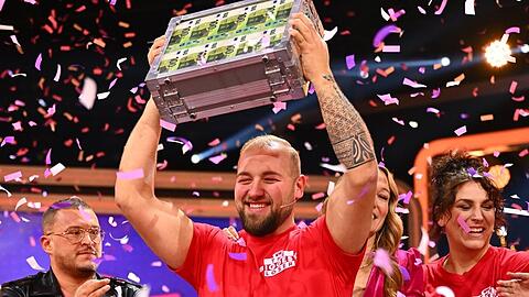 Große Freude bei Giulio: Im zweiten Anlauf konnte er sich den Titel "The Biggest Loser" und die Siegesprämie sichern.
