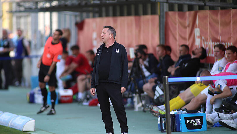 Unzufrieden mit der Torquote seiner Stürmer: Trainer Markus Kauczinski. Unzufrieden mit der Torquote seiner Stürmer: Trainer Markus Kauczinski.