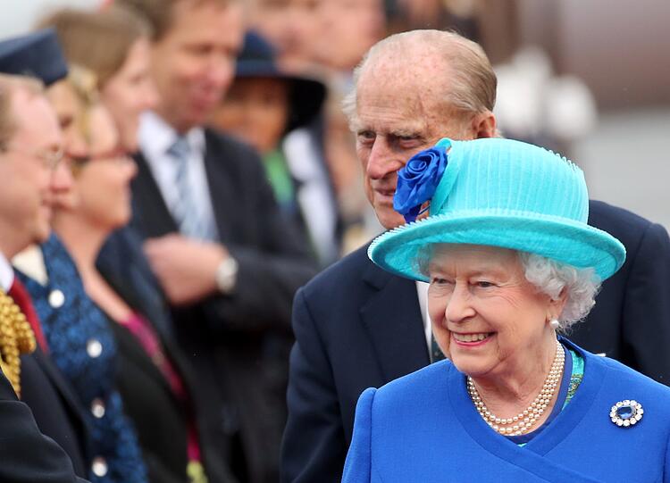 Die Queen ist in Berlin angekommen. Klicken Sie sich durch die Bilderstrecke!