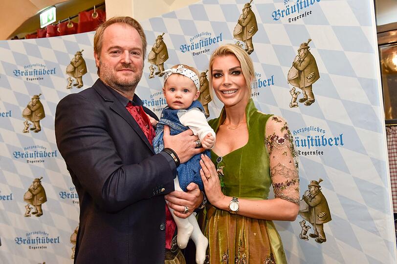 Annika Gassner mit Lebensgefährte Istok Kespret und der gemeinsamen Tochter