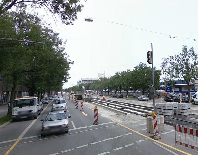 Schon längere Zeit wird entlang der Leopoldstraße gebuddelt und gegraben.