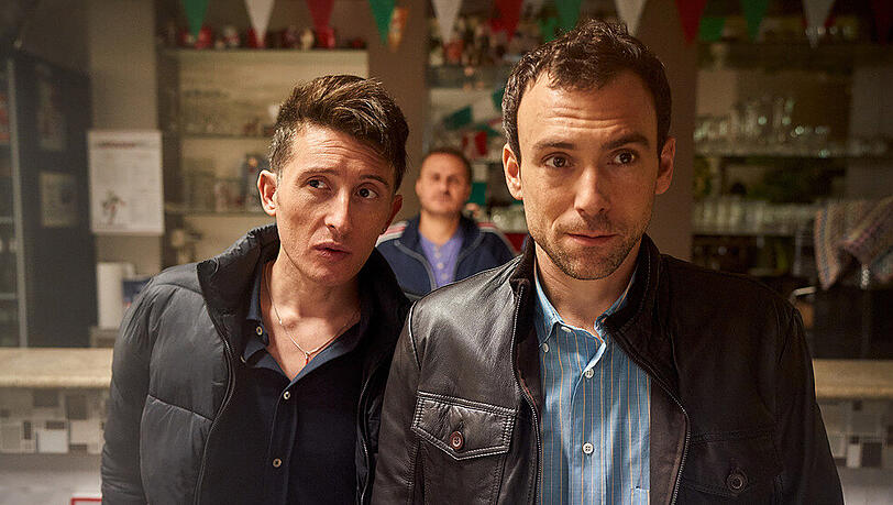 "Tatort: In der Familie": Die beiden Mörder Pippo Mauro (Emiliano de Martino, l.) und Luca Modica (Beniamino Brogi) sind nach dem ersten Teil auf der Flucht. "Tatort: In der Familie": Die beiden Mörder Pippo Mauro (Emiliano de Martino, l.) und Luca Modica (Beniamino Brogi) sind nach dem ersten Teil auf der Flucht.