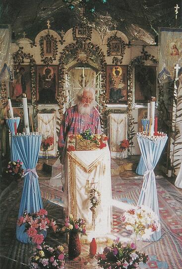 Väterchen Timofej in seiner Kirche.