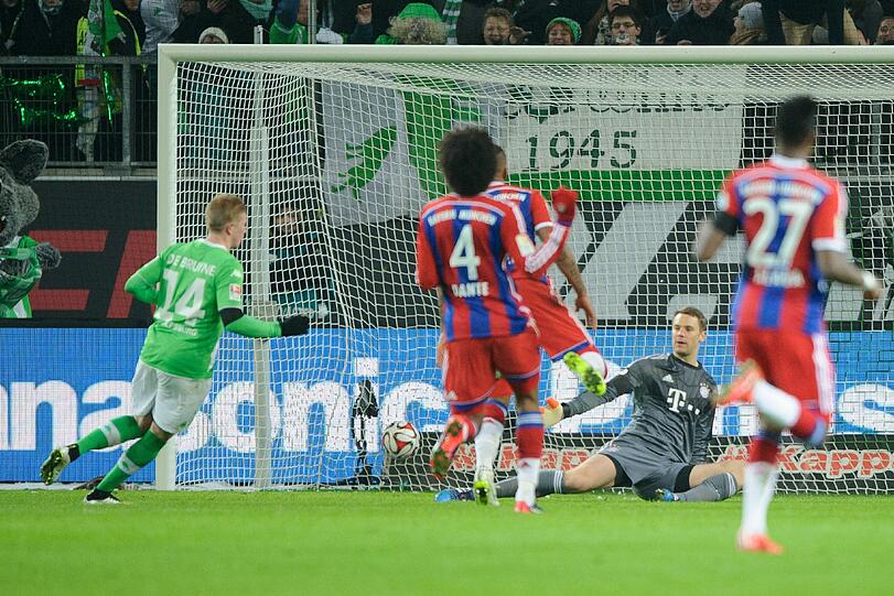 MANUEL NEUER - NOTE 4 - Immer wieder Dost: Erst Gegentor Nummer fünf in Spiel 18 &ndash; dabei war der Torhüter ohne Abwehrchance. Sah beim Rauslaufen gegen Dost (41.) schlecht aus. Danach nur Zuschauer bei Dosts Wunderschuss und De Bruynes 3:0 sowie 4:1.