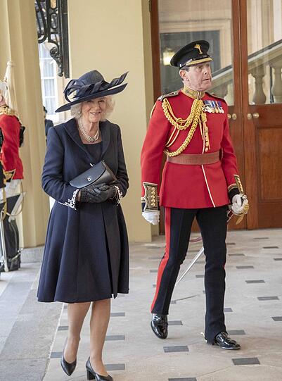 Herzogin Camilla ist bei der offiziellen Begrüßung auch dabei