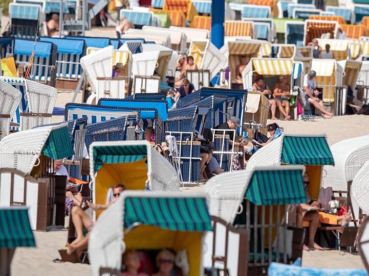 Bessere Zeiten: Strandkörbe im Seebad Ahlbeck auf Usedom.