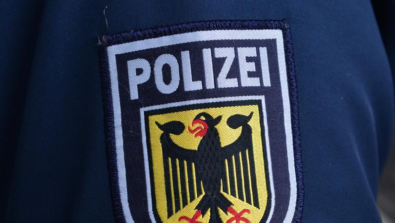 Das Wappen der Bundespolizei auf einer Dienstjacke. Foto: Martin Schutt/Archiv Das Wappen der Bundespolizei auf einer Dienstjacke. Foto: Martin Schutt/Archiv