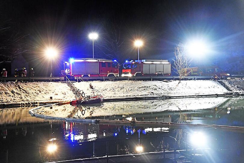 Bilder vom Feuerwehreinsatz an der Isar.