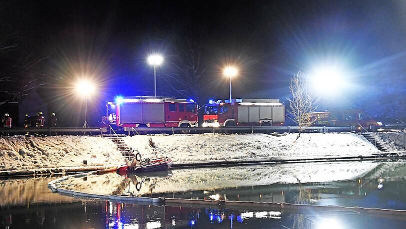Bilder vom Feuerwehreinsatz an der Isar. Bilder vom Feuerwehreinsatz an der Isar.