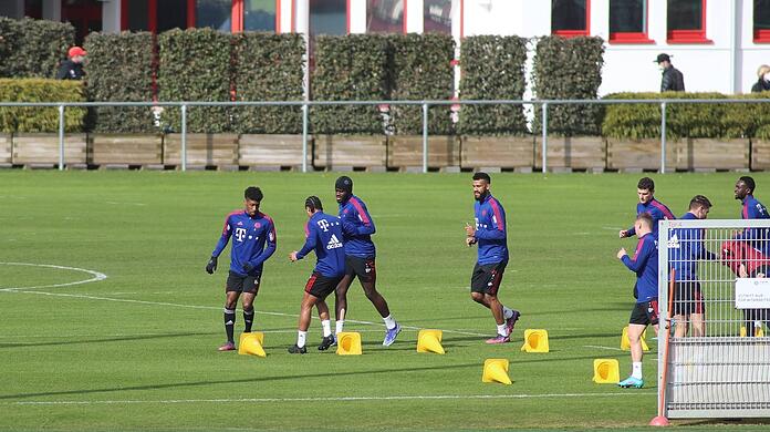 Zurück im Bayern-Teamtraining: Kingsley Coman (l.).