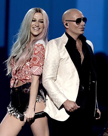 Sängerin Kesha auf der Bühne der American Music Awards 2013 in Los Angeles.