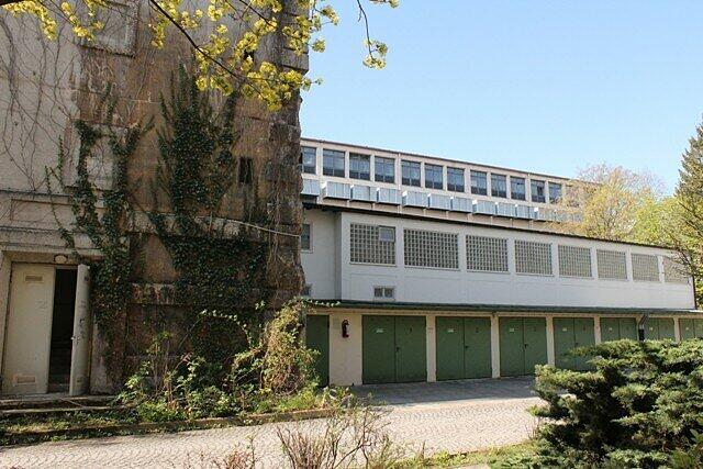 Der Hochbunker in der Hotterstraße: Die Lage ist zentral und dennoch ruhig. Bis es drinnen aber wohnlich aussieht, muss sicher einiges investiert werden.