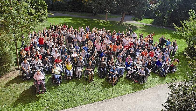 Das ganze Team der Pfennigparade lädt montags bis freitags zu der Ausstellung in die Barlachstraße ein. Das ganze Team der Pfennigparade lädt montags bis freitags zu der Ausstellung in die Barlachstraße ein.