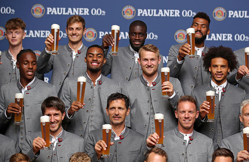 Weitere Bilder vom Lederhosen-Shooting des FC Bayern.