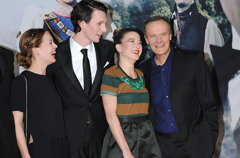 Die Darsteller Paula Beer (v-l), Sabin Tambrea, Hannah Herzsprung und Edgar Selge bei der Filmpremiere am Donnerstag.