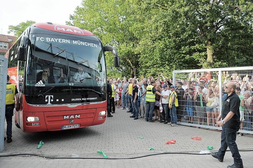 Die Bayern gewinnen souverän gegen den Regionaligisten. Die Bilder vom Spiel
