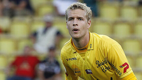 Der Däne Jonas Lössl kommt von EA Guingamp.