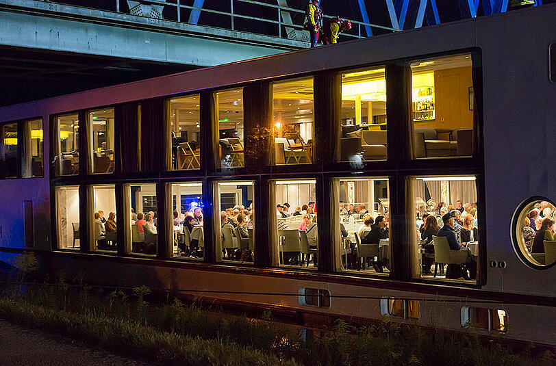 Schwere Havarie auf dem Main-Donau-Kanal bei Erlangen. Die Bilder.