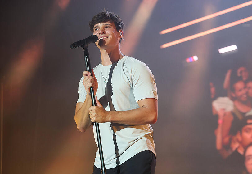 Auf der Bühne zu Hause: Wincent Weiss erzählte bei einem Konzert von seiner neuen Freundin. Auf der Bühne zu Hause: Wincent Weiss erzählte bei einem Konzert von seiner neuen Freundin.