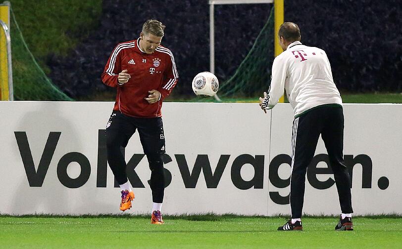 Weitere Bilder vom ersten Training des FC Bayern aus dem Trainingslager in Doha.
