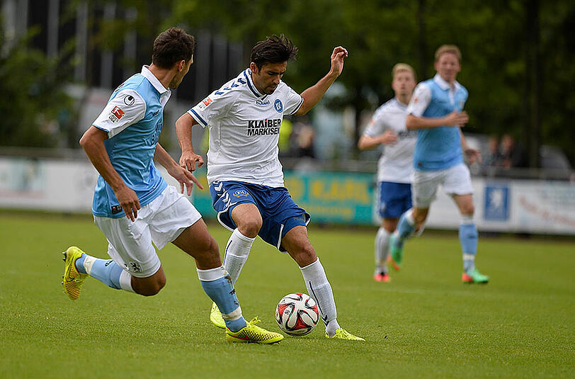 Der TSV 1860 München schlägt den Karlsruher SC in einem Testspiel in Rosenheim mit 1:0.