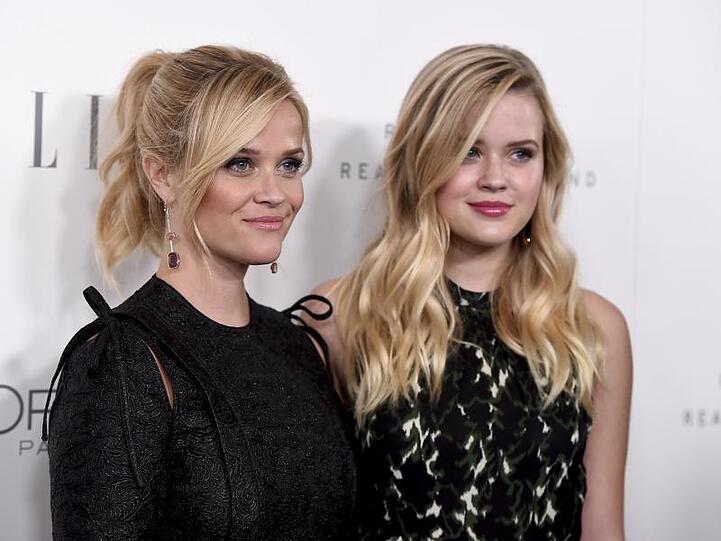 Ava Phillippe hat von ihrer Mutter Reese Witherspoon auch harte Arbeit gelernt.