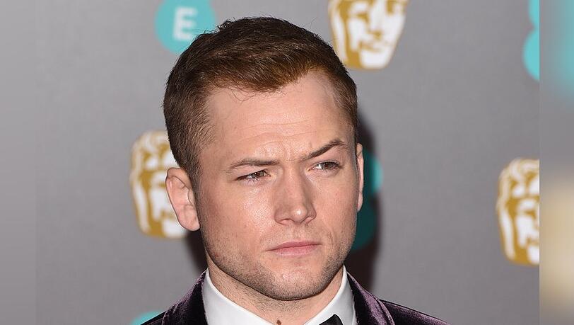 Taron Egerton gibt Entwarnung.