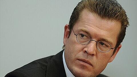 Karl-Theodor zu Guttenberg kritisiert Steinmeiers Versprechen