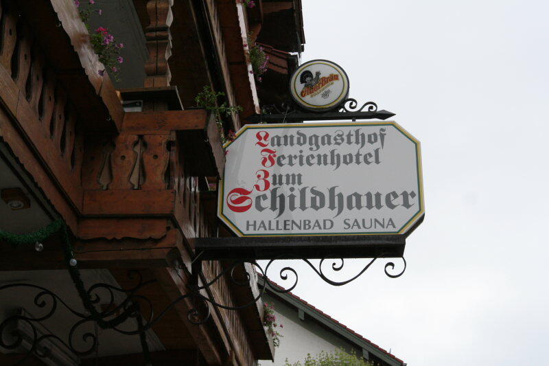Am frühen Samstagmorgen brannte es in einem Landgasthof im Landkreis Rosenheim. Die Urlausbsgäste mussten in Sicherheit gebracht werden - verletzt wurde niemand.