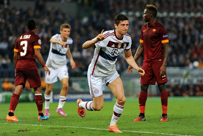 ROBERT LEWANDOWSKI NOTE 1
Gute Chance (14.) - fast das 2:0. Egal, er machte eben per Kopf ganz souverän das 3:0 (25.), der erste Königsklassen-Treffer des Polen. Legte das 4:0 klasse auf.