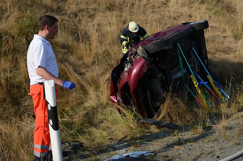 Vier Autos waren in den Unfall verwickelt. Die Bilder!