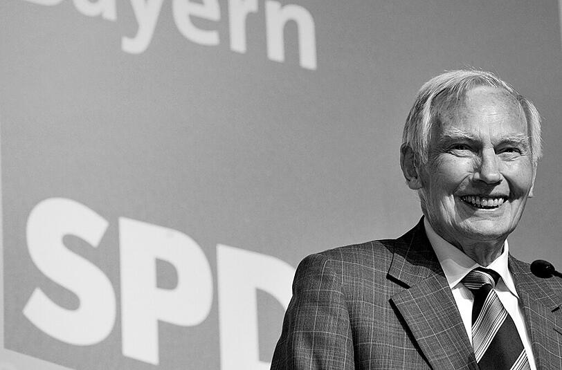 Münchens ehemaliger Oberbürgermeister Georg Kronawitter (SPD) ist am 28. April verstorben.