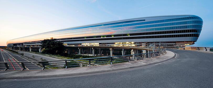 660 Meter lang und eine Milliarde teuer: der neue Über-Bahnhof am Frankfurter Flughafen.