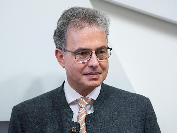 Florian Streibl, Fraktionsvorsitzender der Freien Wähler, nimmt an einer Fraktionssitzung teil. Foto: Sven Hoppe/Archiv