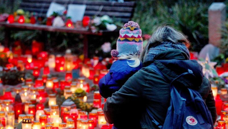 Bei dem Feuer in der Silvesternacht starben im Krefelder Zoo mehr als 30 Tiere. Bei dem Feuer in der Silvesternacht starben im Krefelder Zoo mehr als 30 Tiere.
