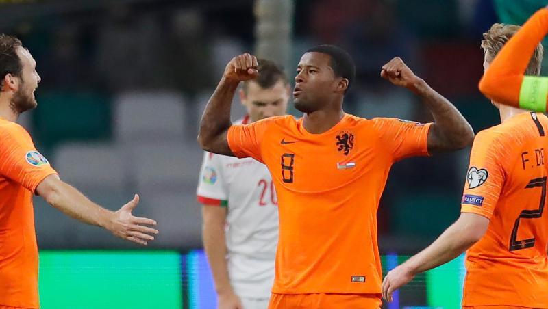 Der Niederländer Giliano Wijnaldum (M) feiert ein Tor gegen Weißrussland. Der Niederländer Giliano Wijnaldum (M) feiert ein Tor gegen Weißrussland.