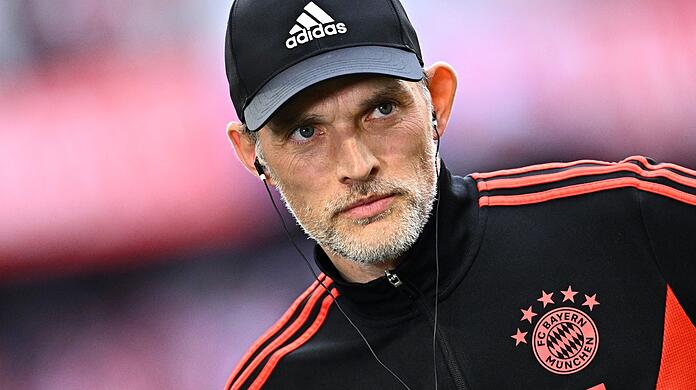 Münchens Cheftrainer Thomas Tuchel kommt ins Stadion.