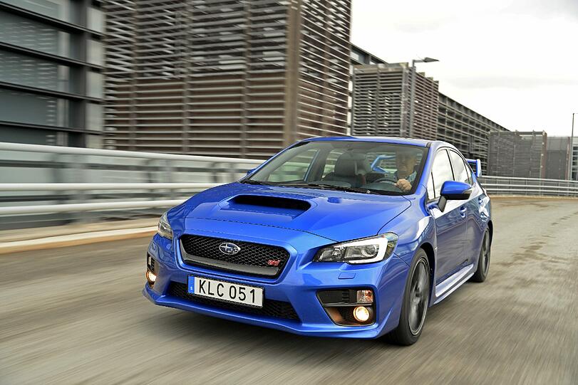 Der Subaru WRX STI ist wegen seines riesigen Heckflügels und sonstiger Design-Merkmale eher ein Fahrzeug für den nachdrückklichen Auftritt.