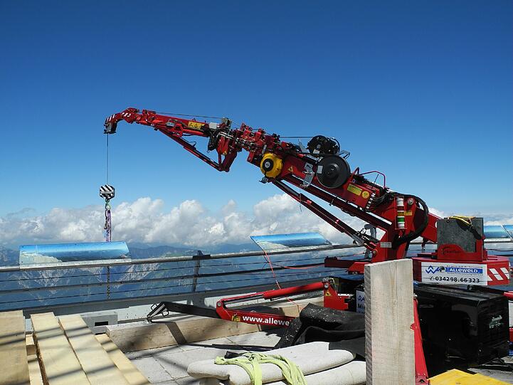 Mit dem Bauarbeiten für die neue Seilbahn auf der Zugspitze liegt man voll im Plan. Weihnachten 2017 soll eröffnet werden.