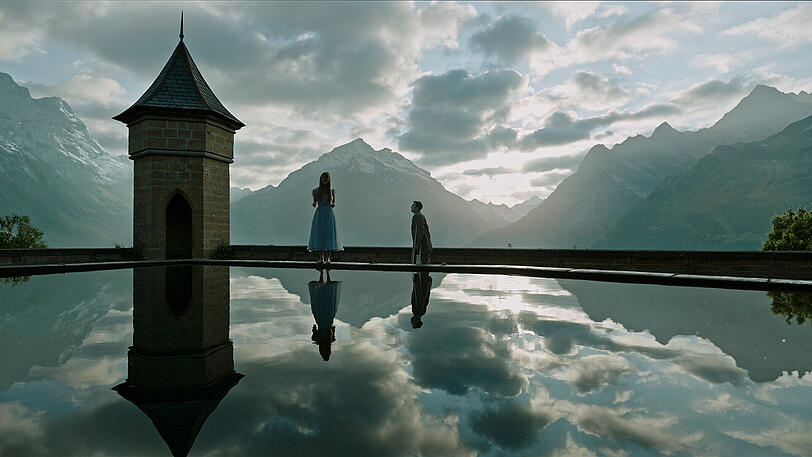 Die Burg Hohenzollern diente mit am Computer hinzugefügten Bergen als Schauplatz für "A Cure For Wellness".