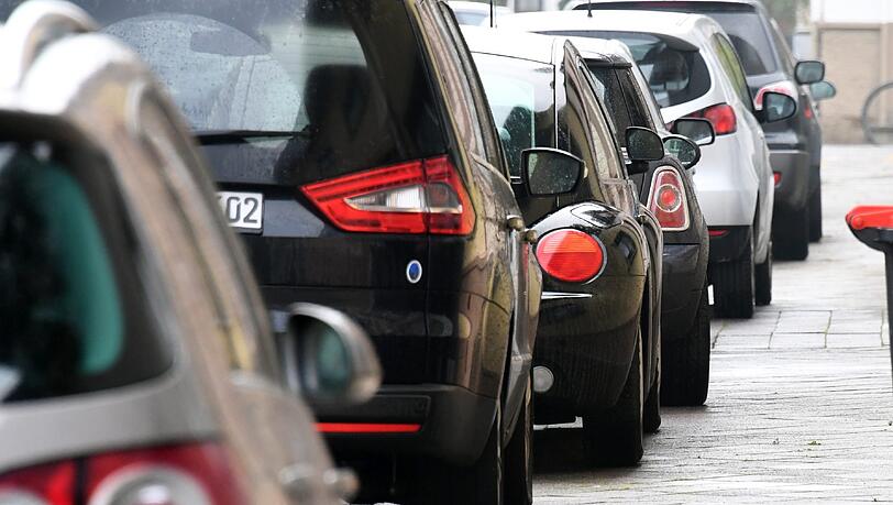 Weil er vergaß, wo er sein Auto geparkt hatte, meldete ein 28-Jähriger es als vermisst. Weil er vergaß, wo er sein Auto geparkt hatte, meldete ein 28-Jähriger es als vermisst.